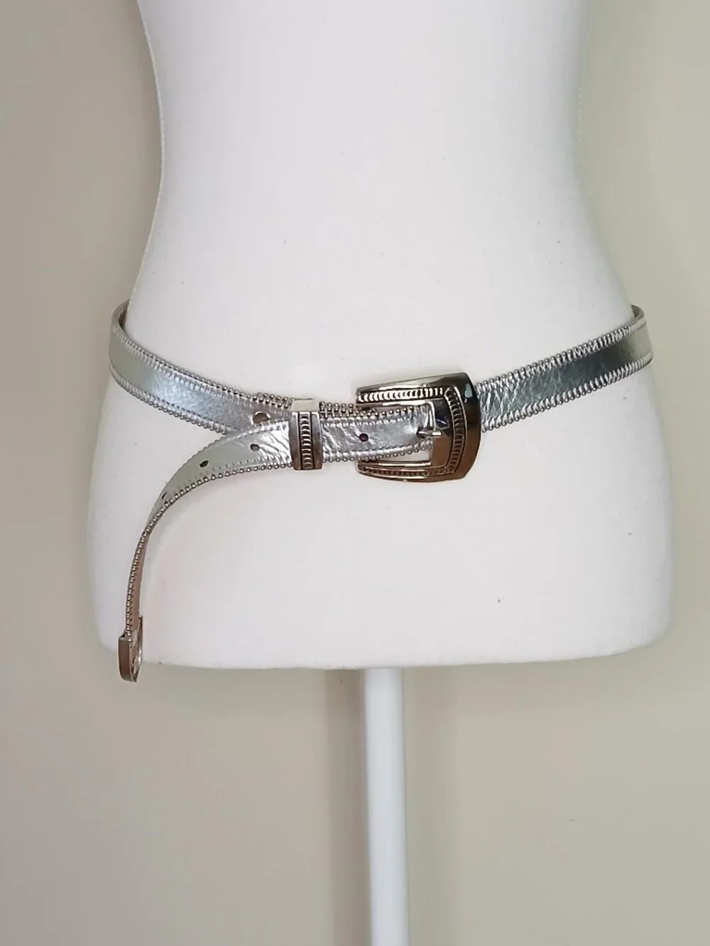 Streets Ahead Western Metallic Silver Tone Belt Size Large - Picture 4 of 8